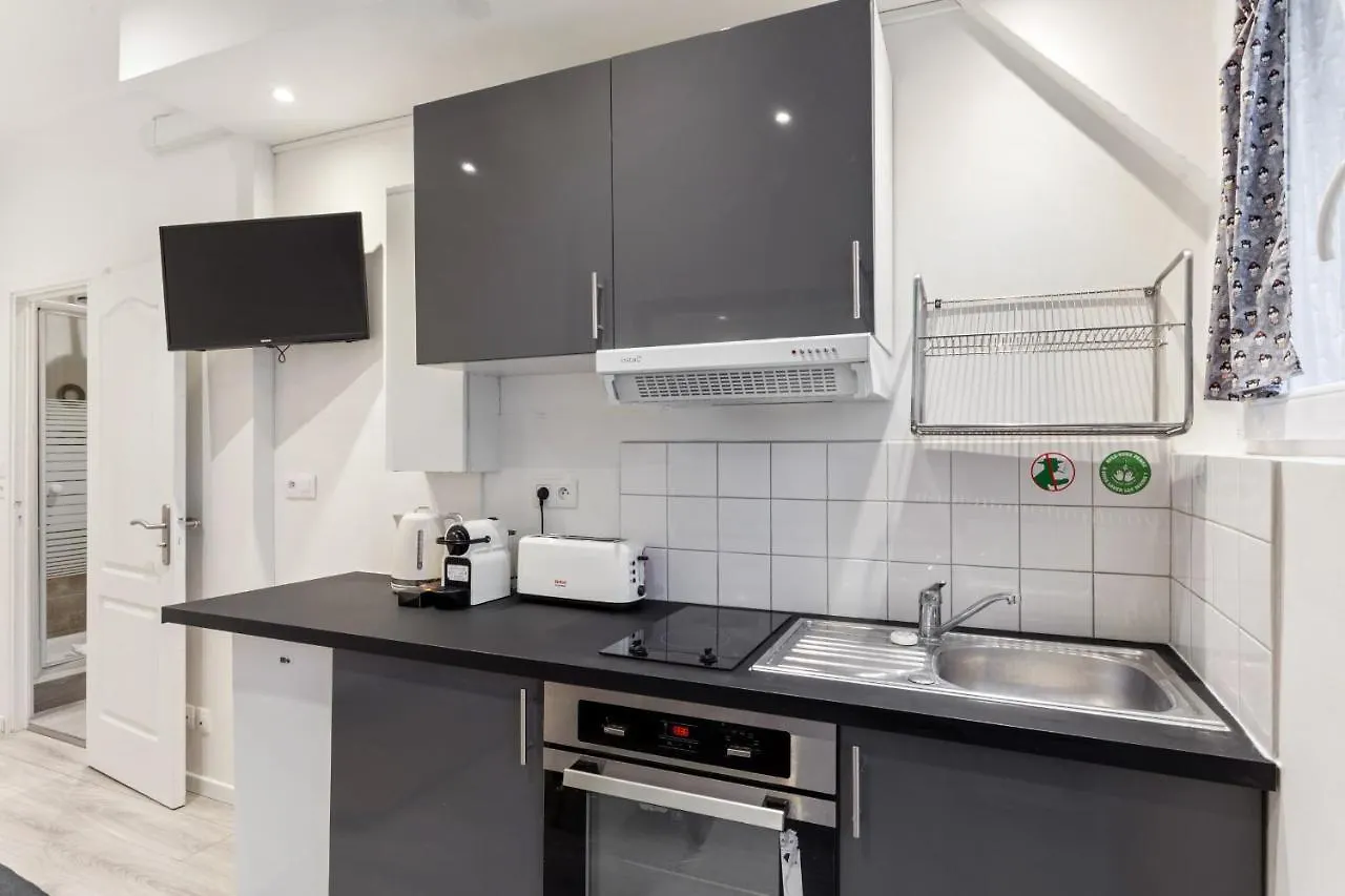 Apartment Bright & Modern Studio In *