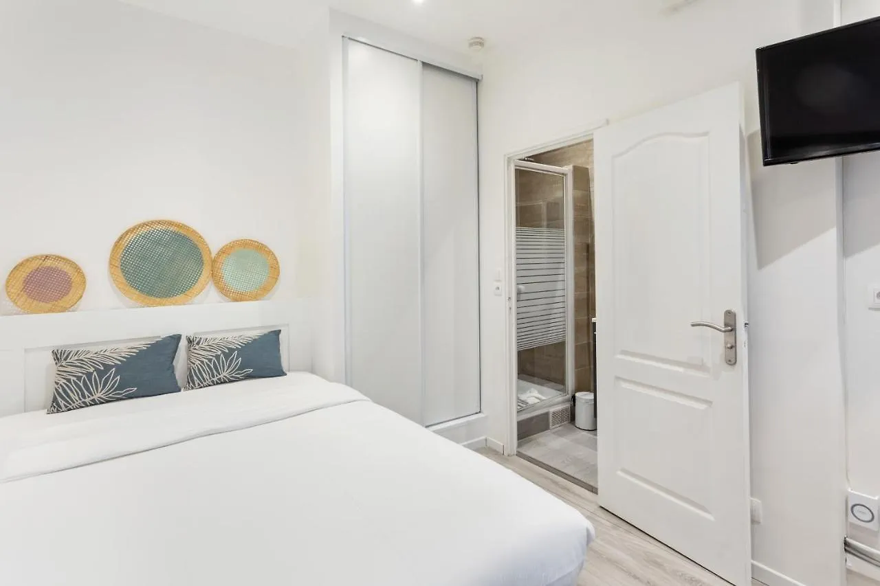 Bright & Modern Studio In